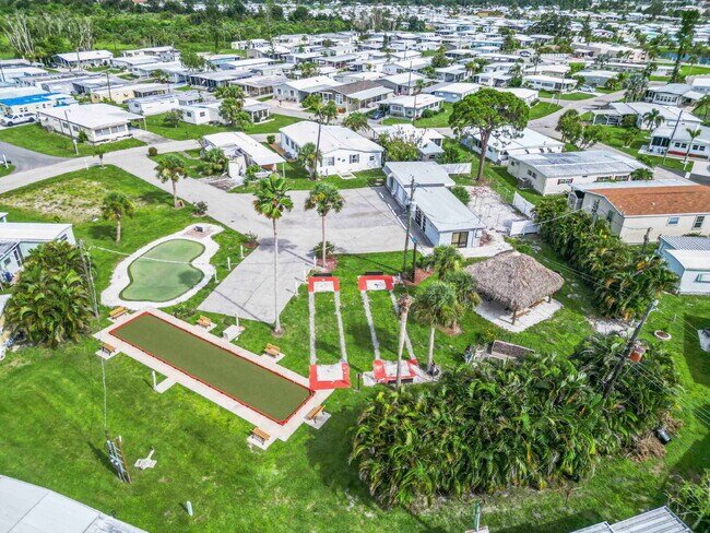 Building Photo - "Charming 2-Bed, 2-Bath Retreat in Nokomis!"