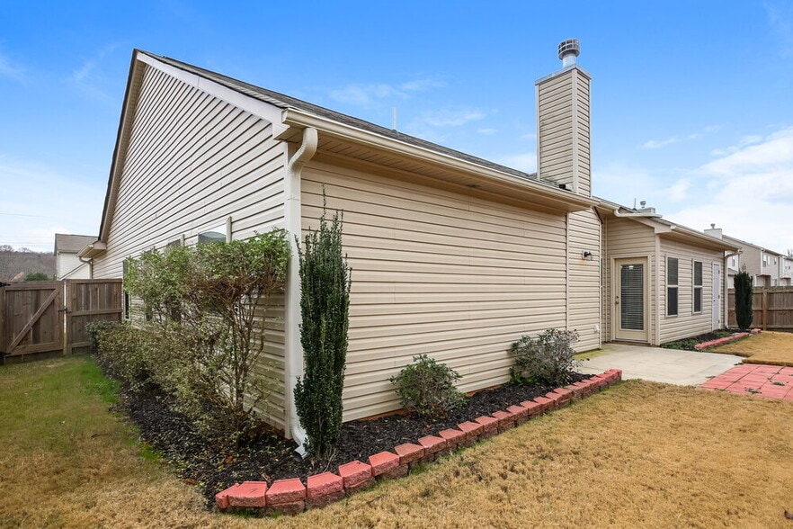 Building Photo - 392 Pinnacle Dr.