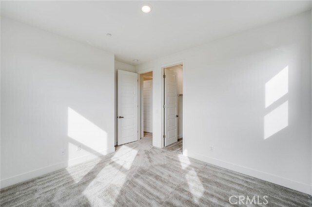 Building Photo - 106 Draw