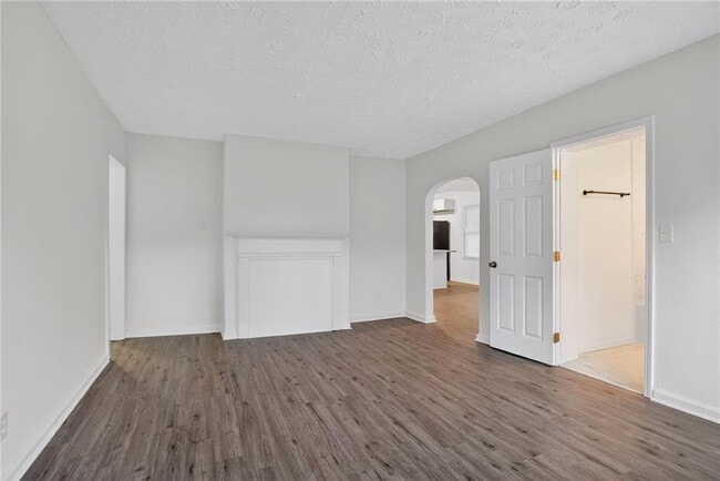 Building Photo - 1439 Westboro Dr SW