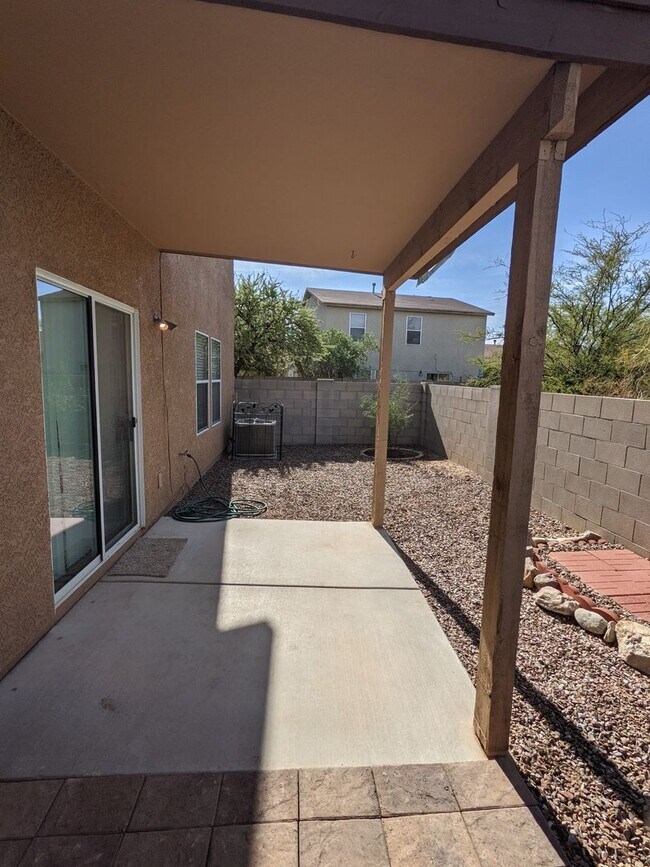 Building Photo - 4 Bedroom and 2.5 Bath Rental