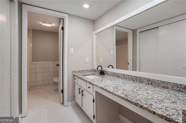 Building Photo - 122 Maison Pl NW
