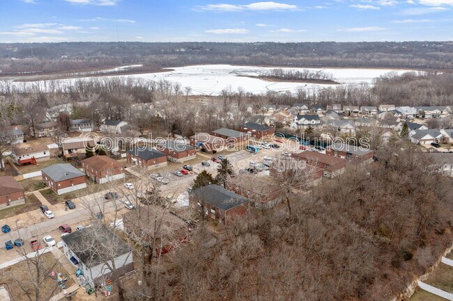 Building Photo - 318 Mt Everest Dr