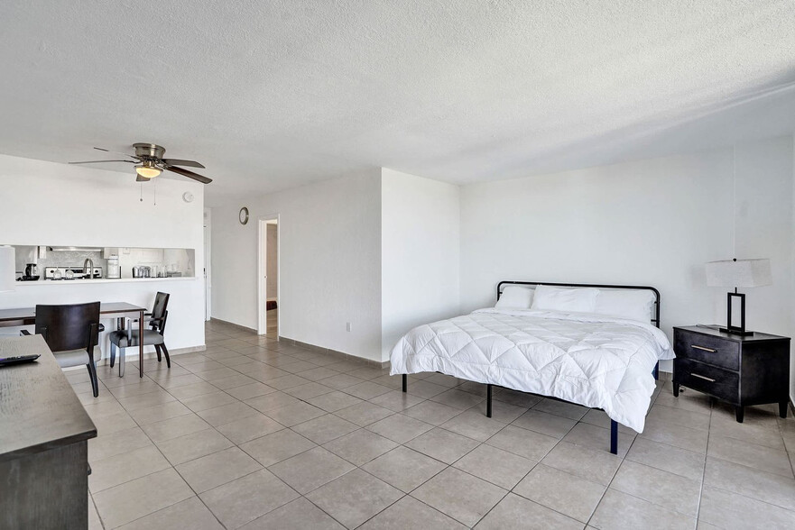 Building Photo - 777 NW 155th Ln