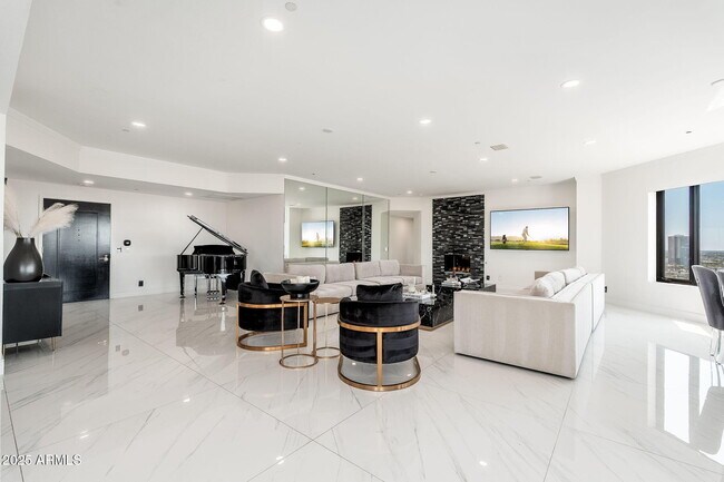 Building Photo - 1040 E Osborn Rd