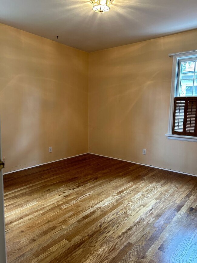 Building Photo - 2 Bedroom 1 Bathroom Home for Rent