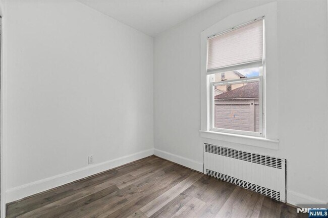 Building Photo - 105 Van Riper Ave