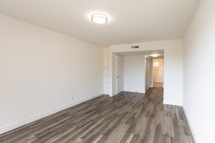Building Photo - 409 Portofino Dr
