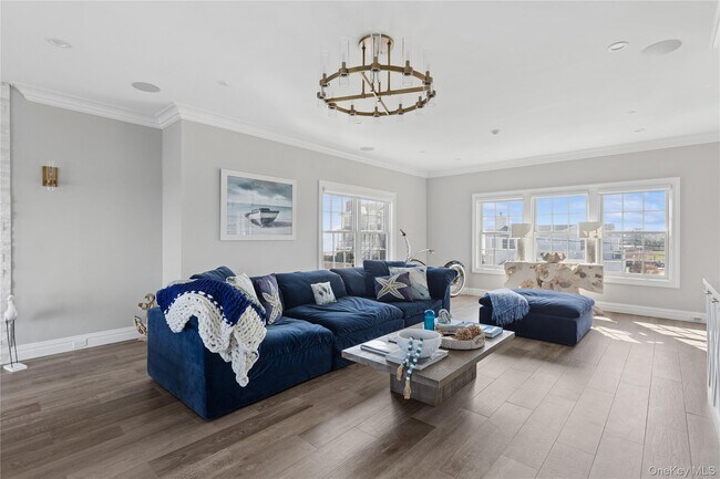 Building Photo - 39 Shinnecock Rd