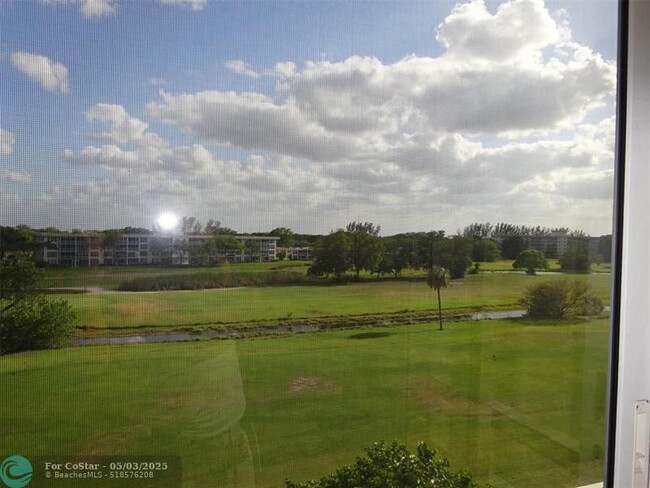 Building Photo - 3001 S Course Dr