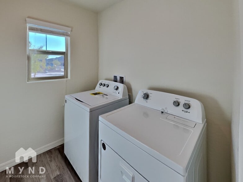 Building Photo - 4249 Gold Desert St