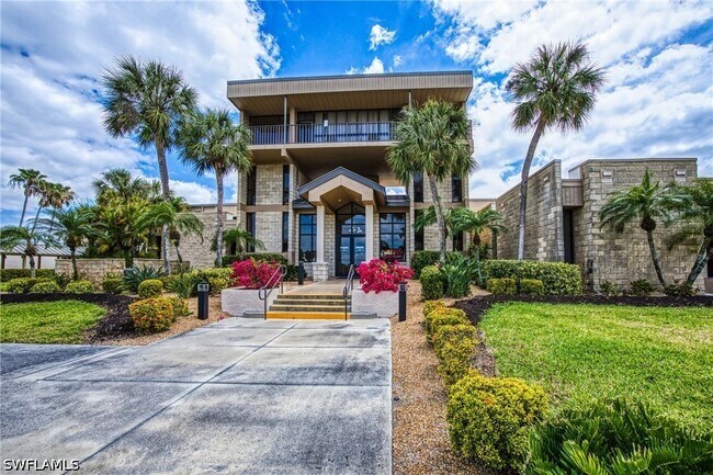 Building Photo - 7402 Lake Breeze Dr