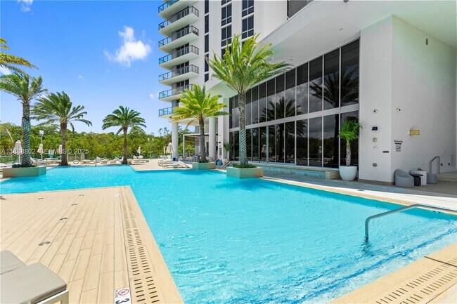 Building Photo - 16385 Biscayne Blvd