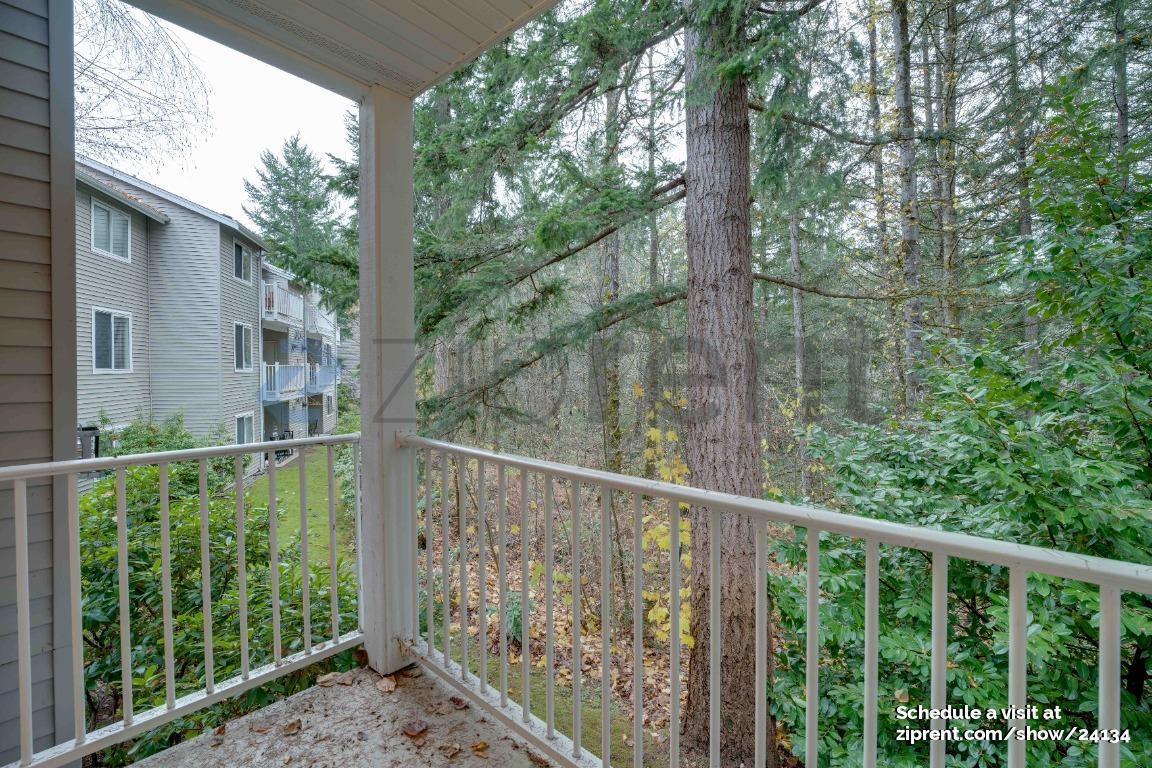 Building Photo - 25235 SE Klahanie Blvd