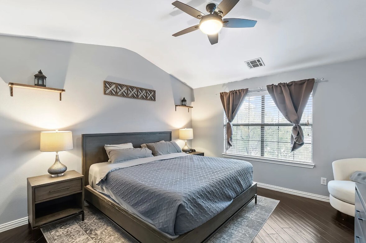 Building Photo - Room in Townhome on Chase Ln