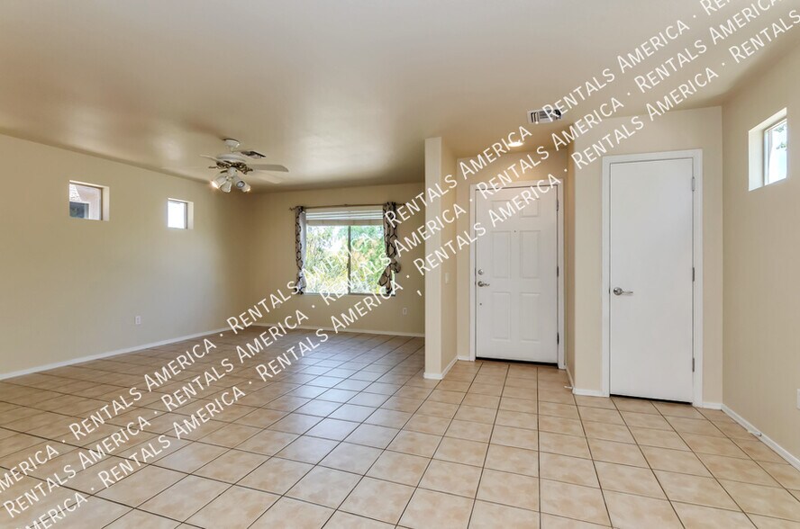 Building Photo - 10645 E Singing Canyon Dr