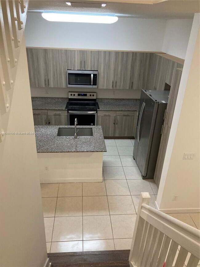 Building Photo - 1040 Pioneer Way