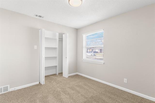 Building Photo - 714 Pleasant Valley Rd