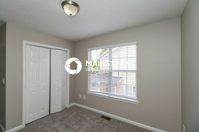 Building Photo - 3 Bedroom Pet-Friendly Home in Hampton, GA with Main Street Renewal