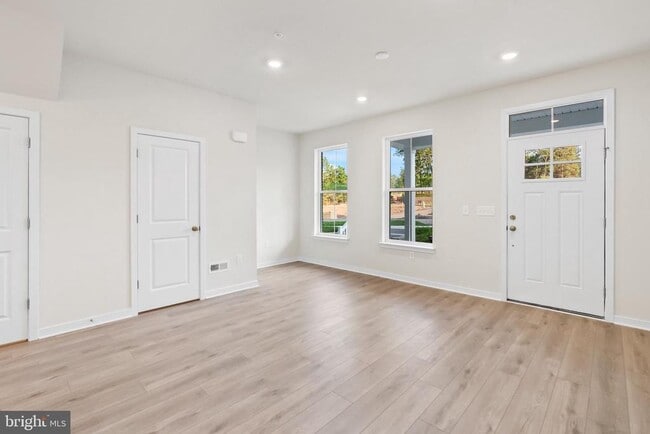 Building Photo - 808 Graphite Dr