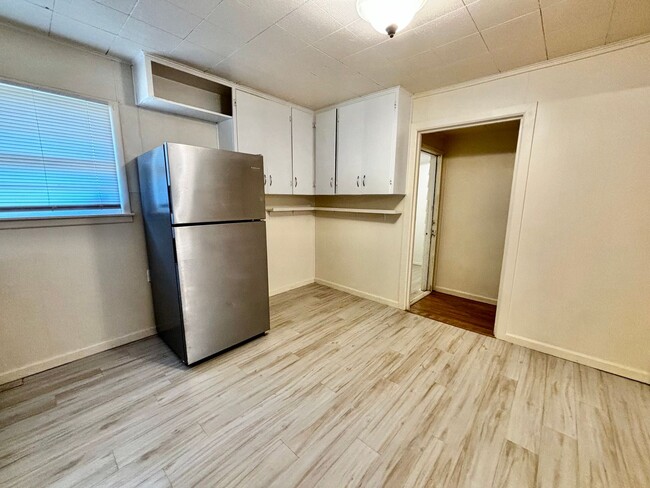 Building Photo - Move in special 2nd months rent $350 off