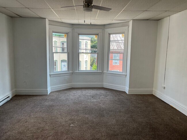 Building Photo - 415-417 W Washington St