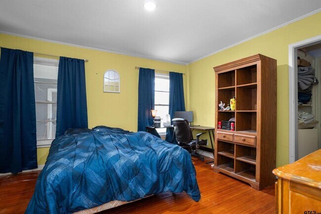 Building Photo - Coming Soon! 3 Bedroom 2 Bath 2 Carport Re...