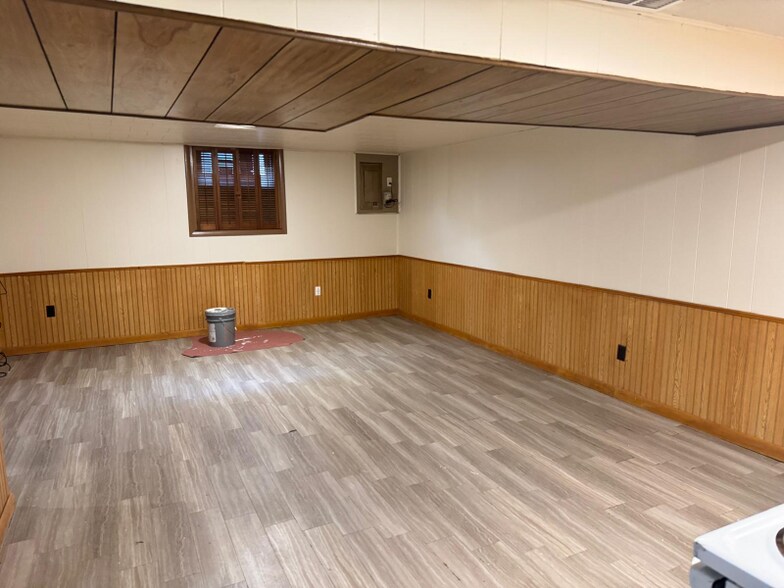 Building Photo - 335 E Campbell Ave