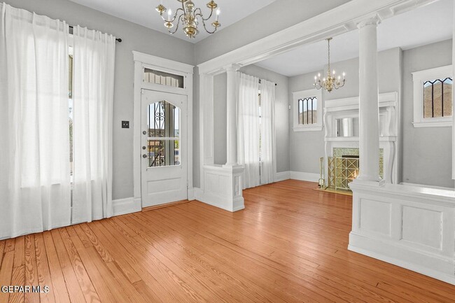 Building Photo - 3225 Fort Blvd