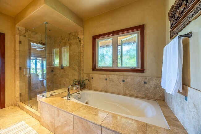 Building Photo - 250 Amakihi Way