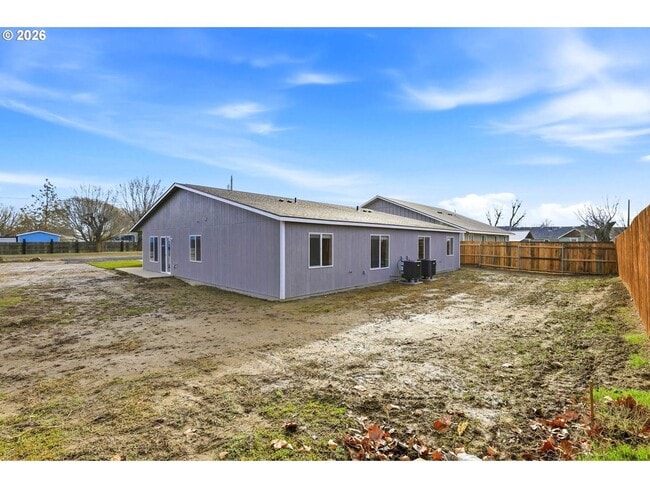 Building Photo - 610 N Earl St