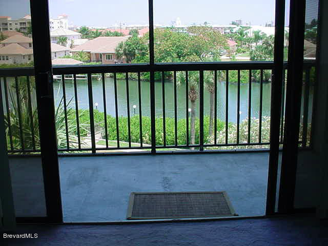 Building Photo - 300 Columbia Dr