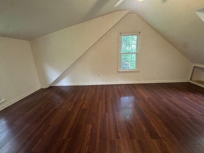Building Photo - 143 Barrett Heights Rd