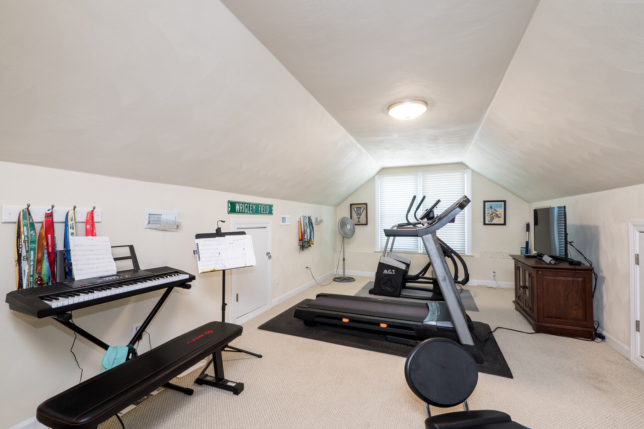 Building Photo - 338 W Olney Rd