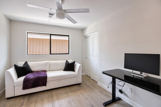 Building Photo - Beautifully furnished Arcadia Lite Rental Home!