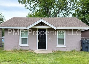 Building Photo - 2 Bedroom/ 1 Bathroom House