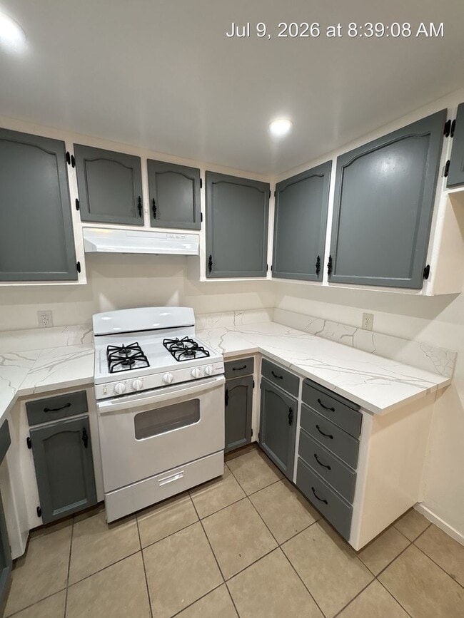 Building Photo - 3021