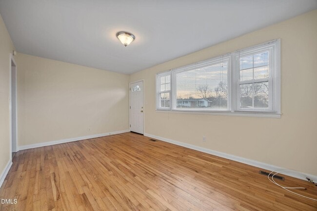 Building Photo - 131 Fairview Village Rd