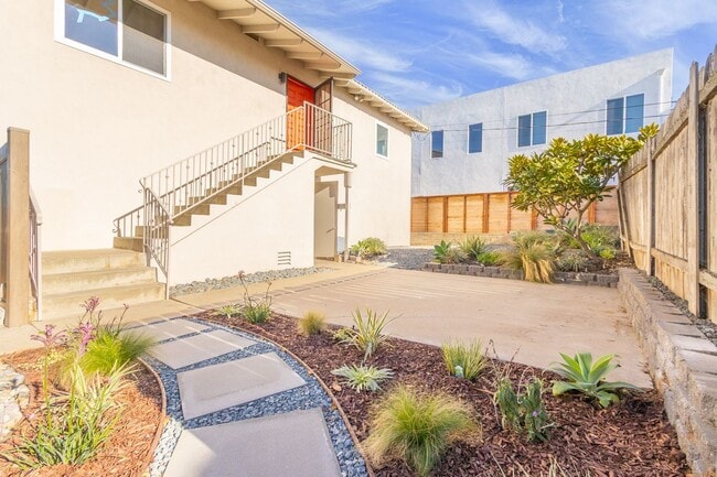 Building Photo - Beautifully Remodeled 2 Bed/1Bath Home with Ocean and Bay Glimpses in Ocean Beach!