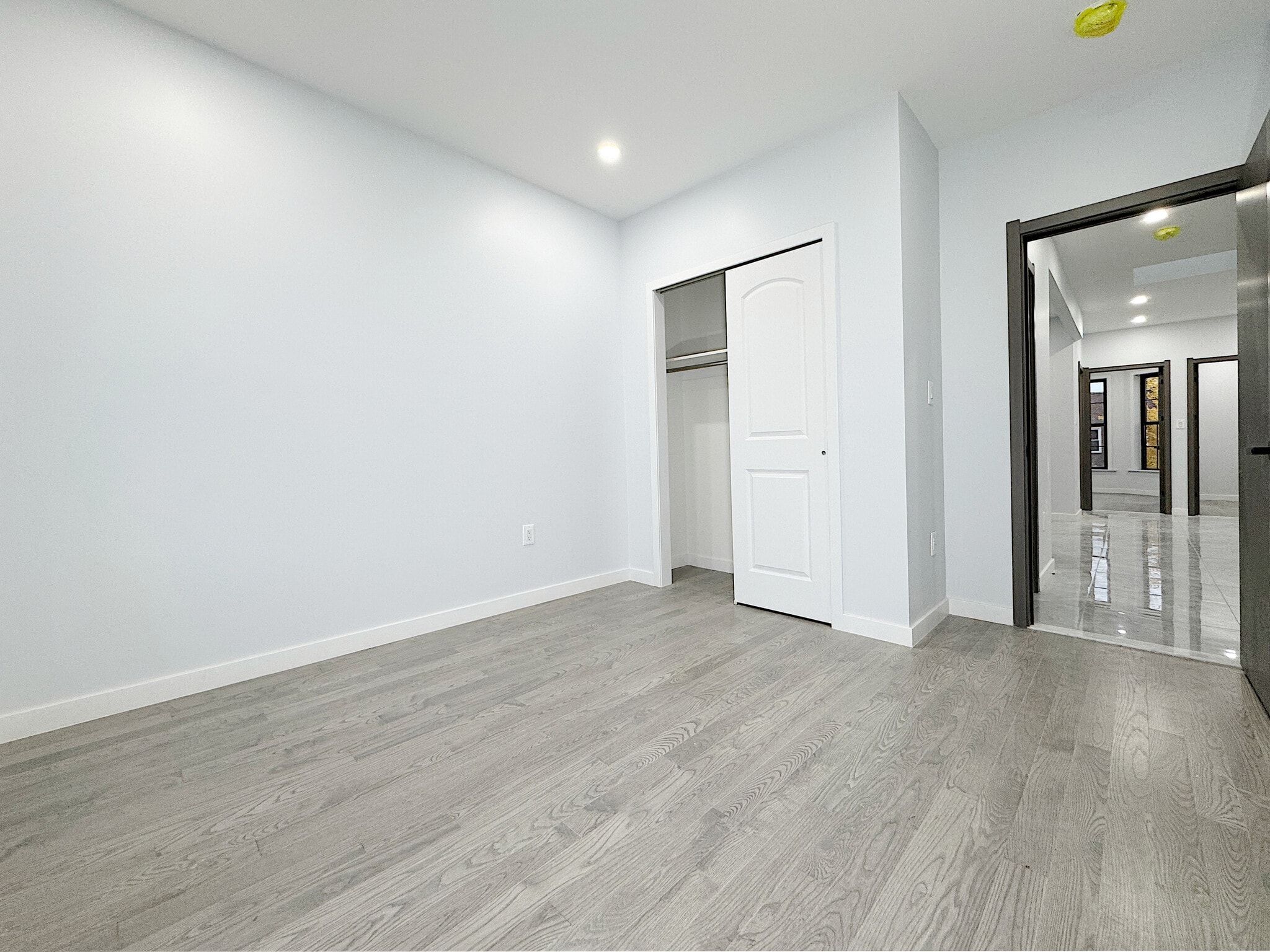 Building Photo - 333 87th St