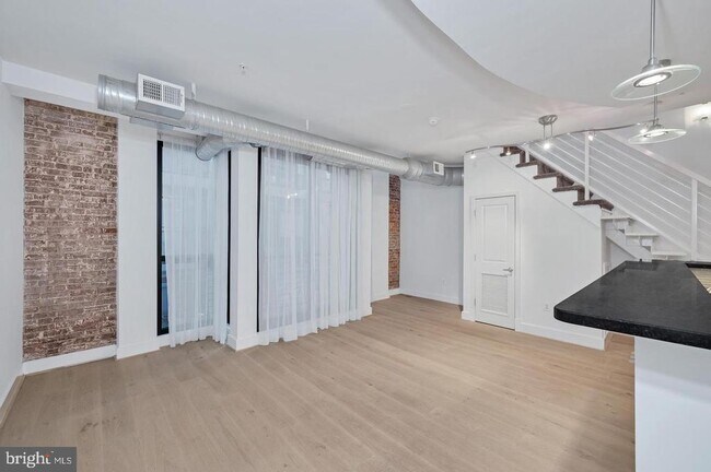 Building Photo - 1209 13th St NW