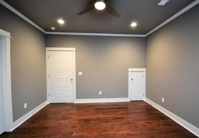 Building Photo - 2007 S Florida Way