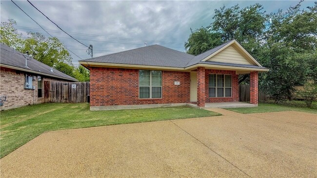 Building Photo - 115 Richards St