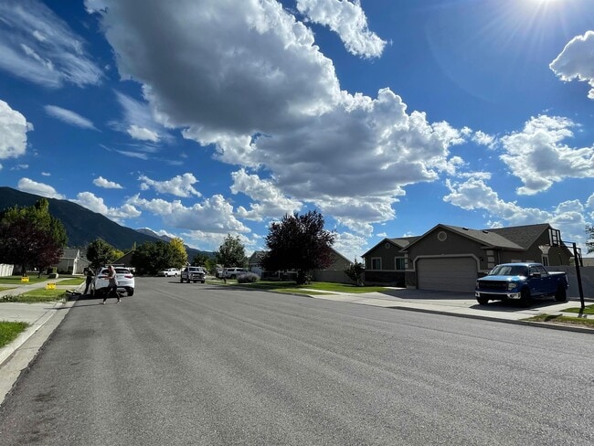 Building Photo - 1173 S 520 W St