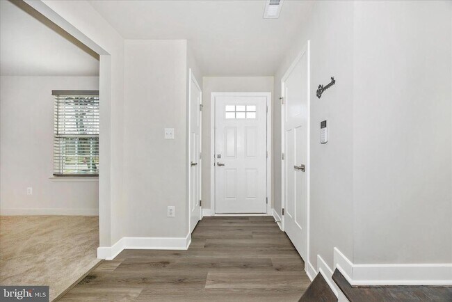 Building Photo - 195 Bel Aire Ln