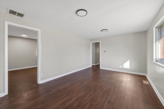 Building Photo - 1801 W Morris St