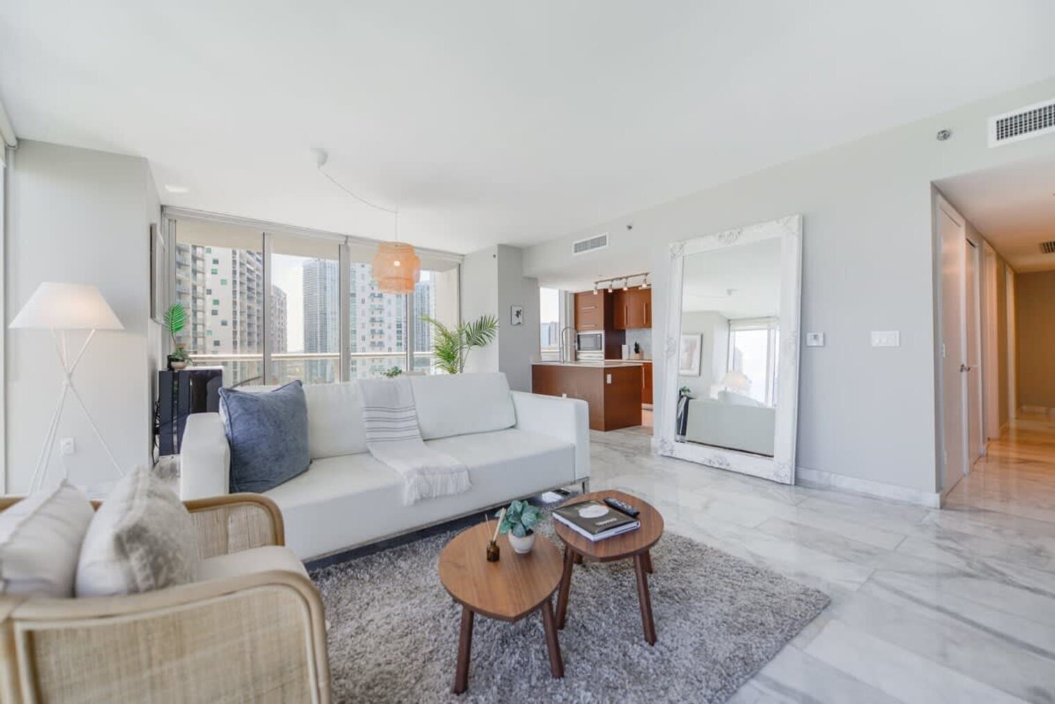 Building Photo - 485 Brickell Ave