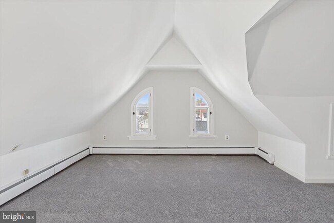 Building Photo - 371 W Main St