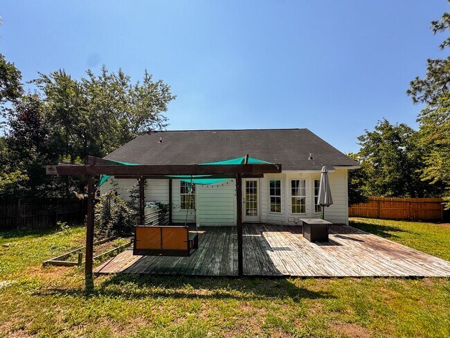 Building Photo - 118 Jefferson Dr