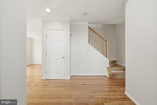 Building Photo - 45805 Marlane Terrace
